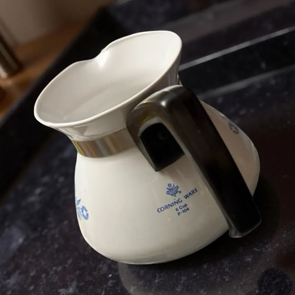 Vintage Corning Ware Blue Cornflower 6 Cup Tea Pot With P-104 Backstamp